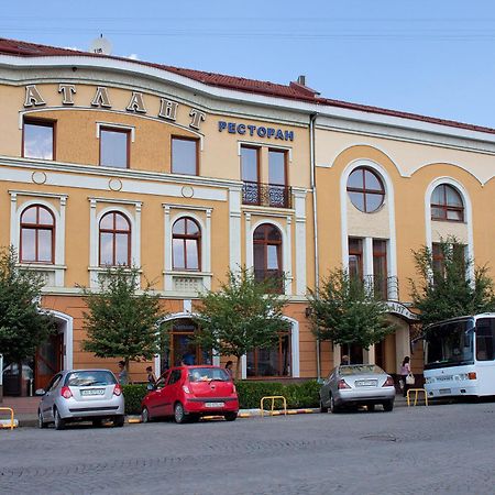 Atlant Hotel Uzhhorod Exterior photo