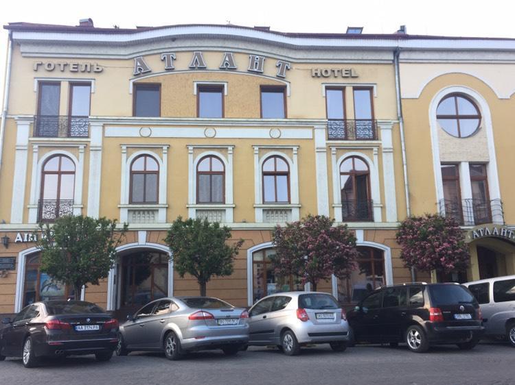 Atlant Hotel Uzhhorod Exterior photo