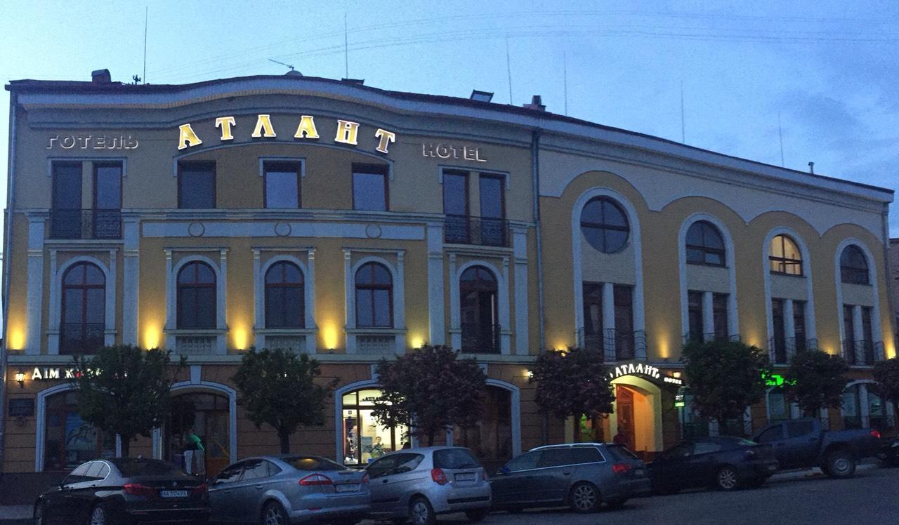 Atlant Hotel Uzhhorod Exterior photo